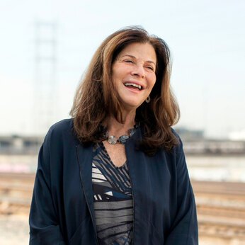 headshot photo of Mia Lehrer 