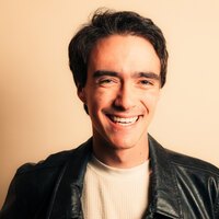 headshot of Josh Schneider