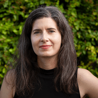 Headshot for Linda Chamarro