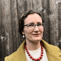 Headshot photo for Roxi Thoren