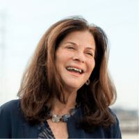 headshot photo of mia lehrer