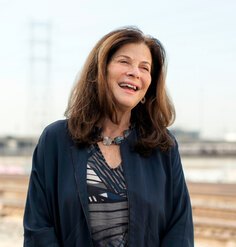 headshot photo of Mia Lehrer